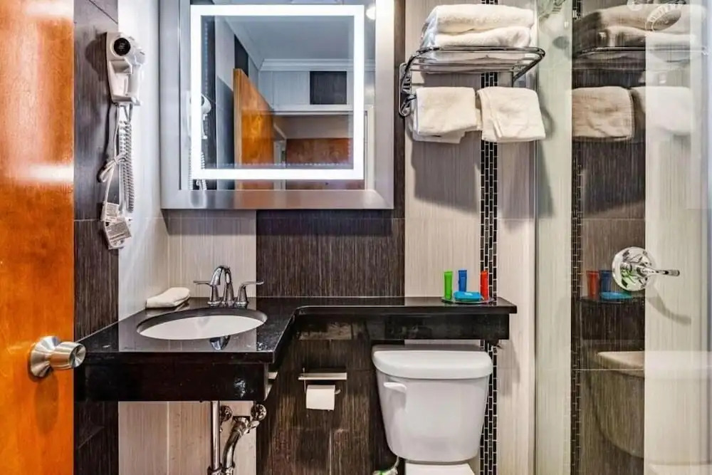 Umbrella Hotel Brooklyn - Newly Renovated