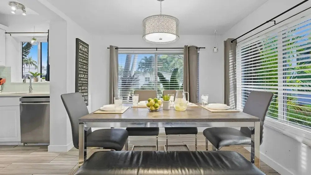 Fort Lauderdale Escape With Pool, Hot Tub & Dual Kitchens Paradise Stay by Avantstay