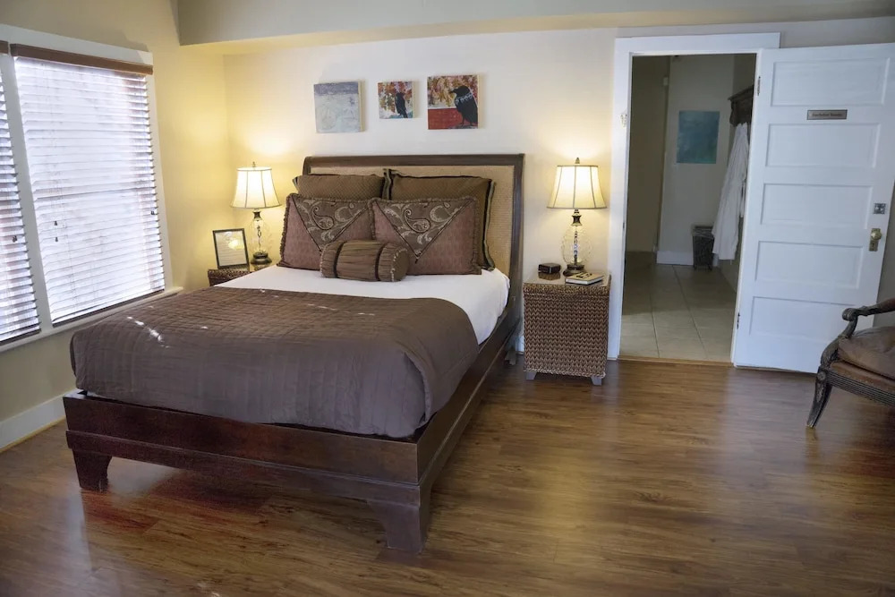 Lara House Bed and Breakfast