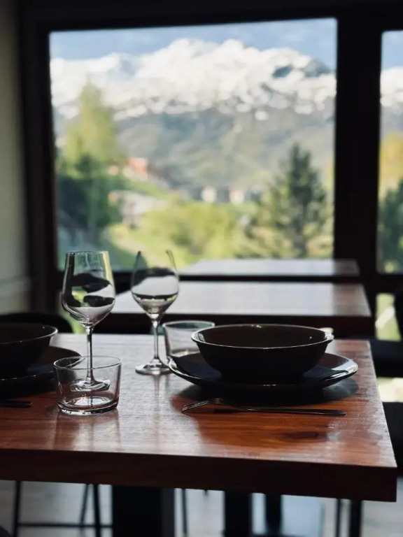 Alpeen Hotel