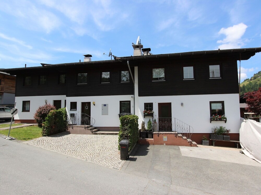 Luxurious Holiday Home in Kirchberg With Garden