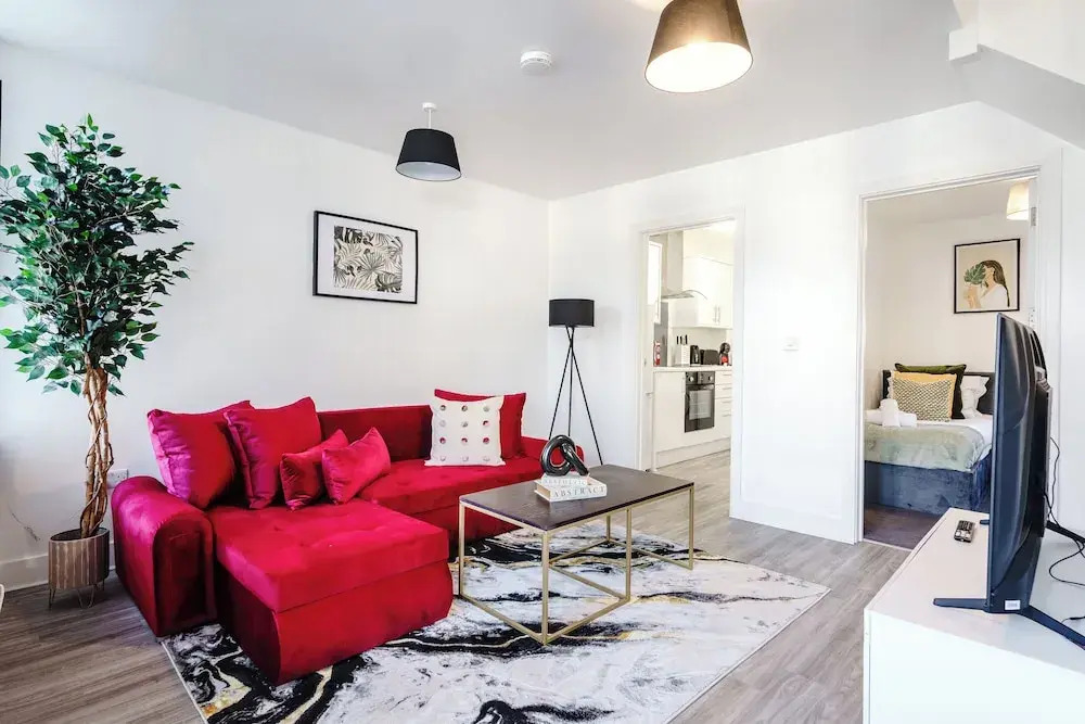 Whitchurch 2 Bedroom Flat near Hospital