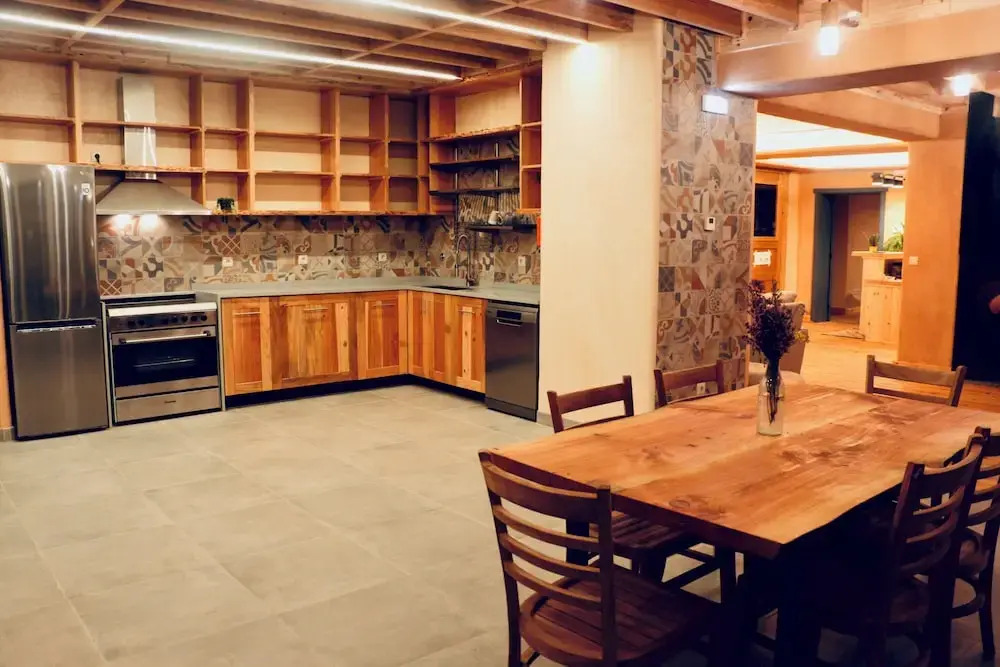 Ananda Guesthouse AL