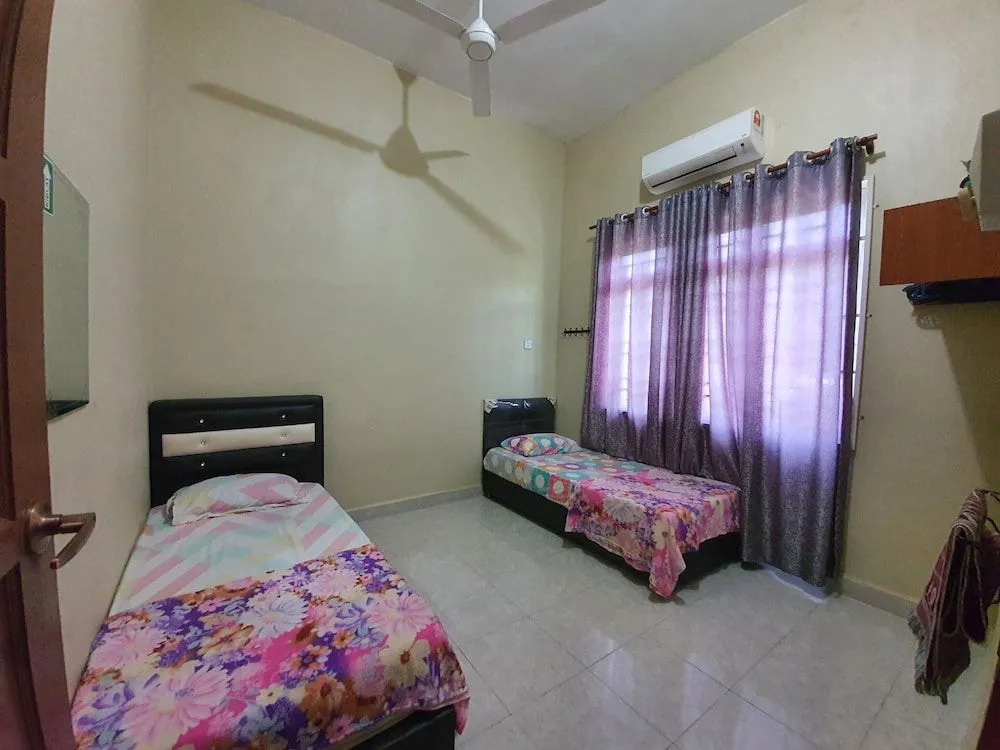 OYO HOME 90280 Darussalam Homestay