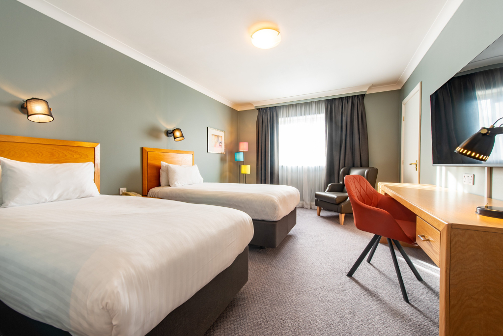 Holiday Inn Edinburgh Zoo by IHG