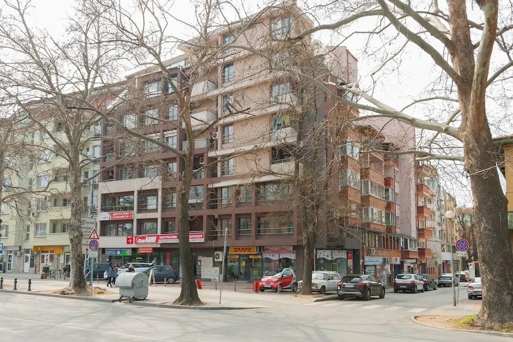 FM Deluxe 2- BDR Apartment - Youth Hill Plovdiv