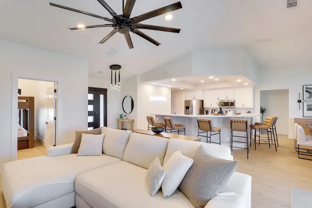 4 Mi to Dtwn: Luxe Gem w/ Pool in Lake Havasu City