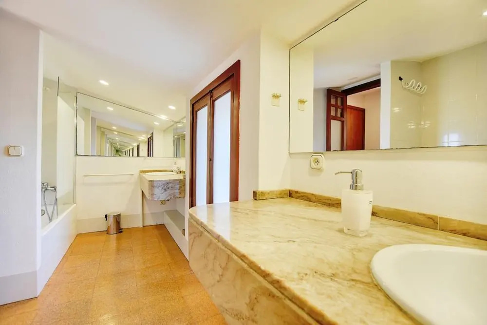 Villa - 3 Bedrooms with Pool and WiFi - 107897