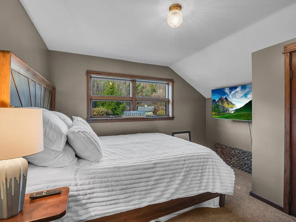 The Eagles Nest, Couples Escape - Hot Tub & Views