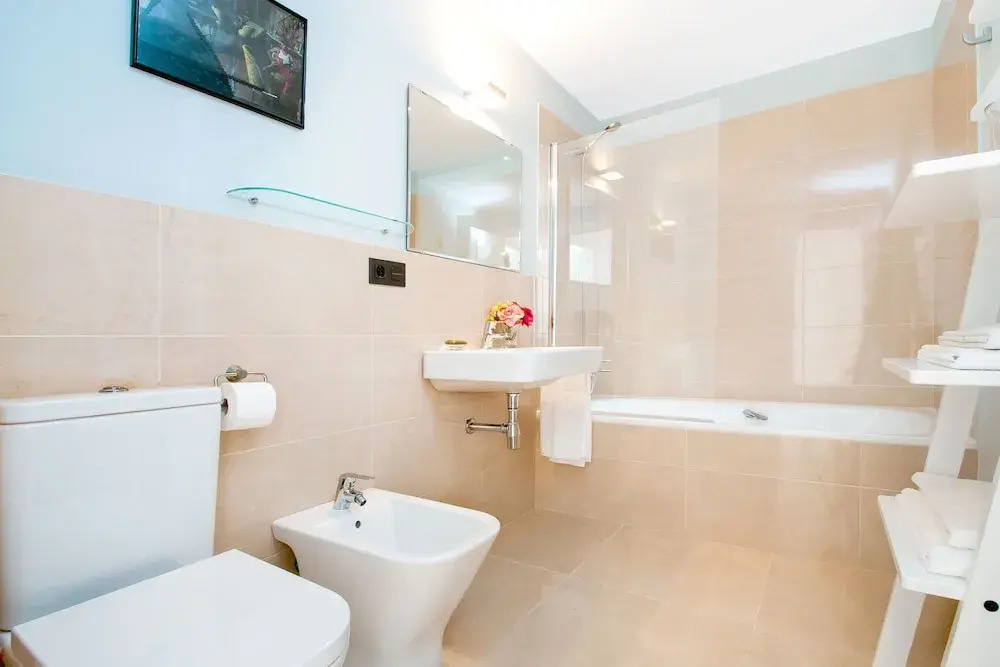 Spacious Apartment in Best Location for Sightseeing. Iris