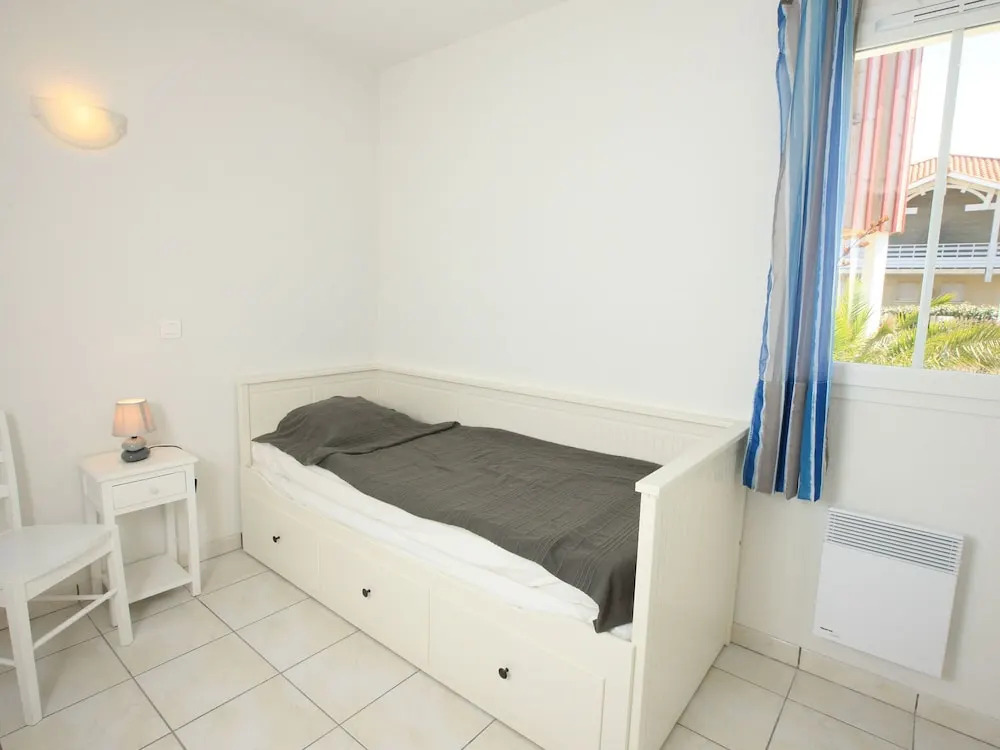 Well-kept Home With a Terrace Near the Beach