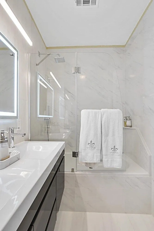 Renovated Quiet All King Bed Suites