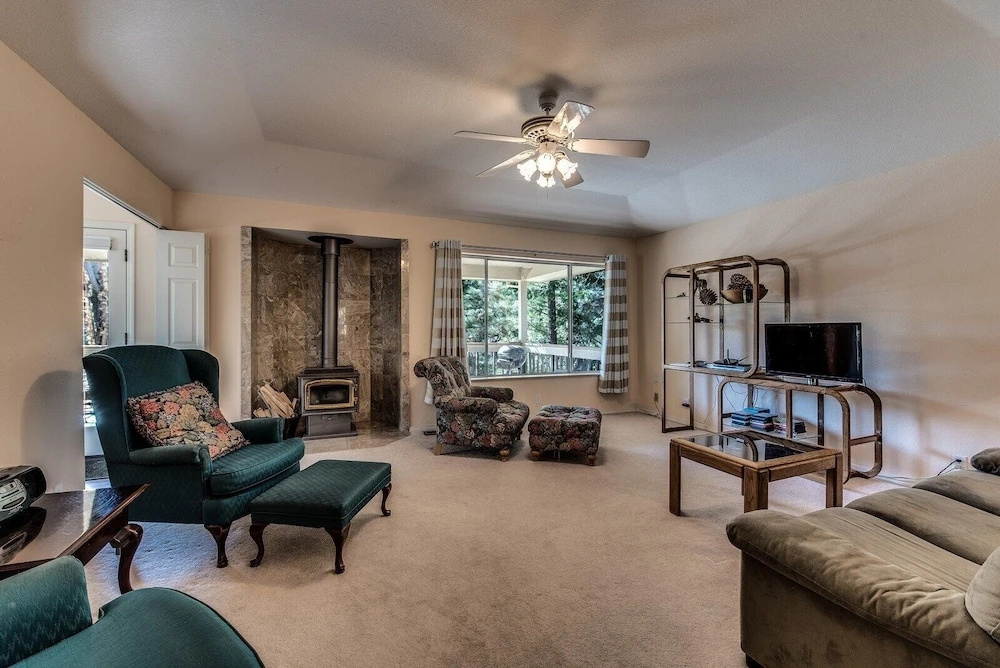 Casa Del Lago - Only 200 Yards from the Beach by Yosemite Region Resorts