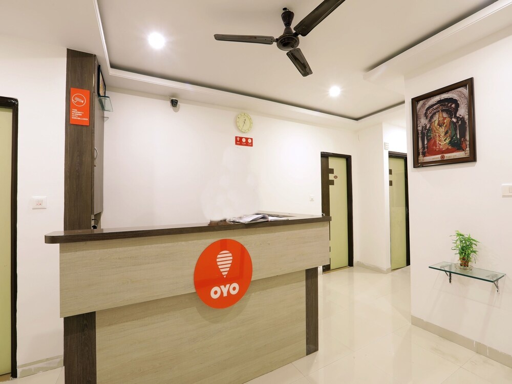 OYO 10507 Hotel Platinum