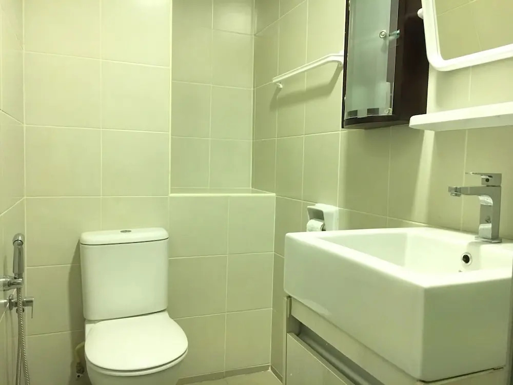 Suria Jelutong Cozy Studio by BeeStay