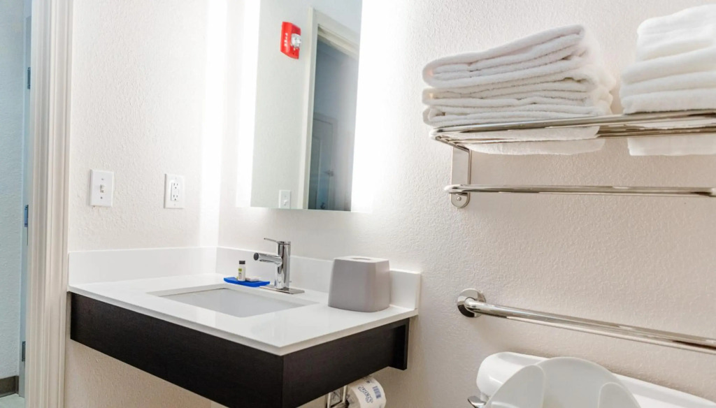 Holiday Inn Express Hotel & Suites Greenville by IHG