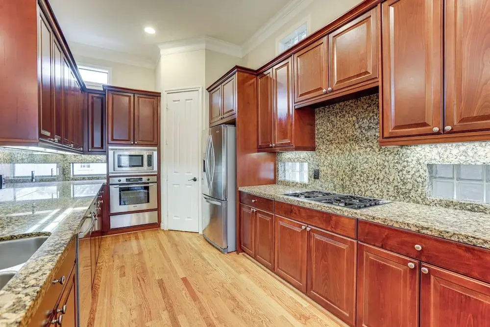 Walkable + Group-friendly: Houston Home By Stadium