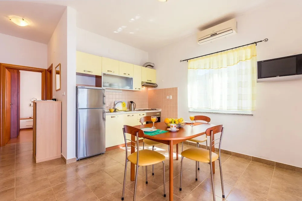 Apartments Ivan Sea View Lun