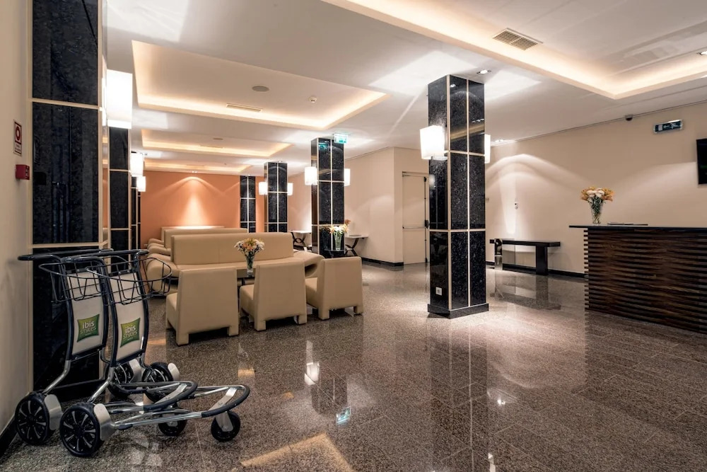 iu Hotel Huambo