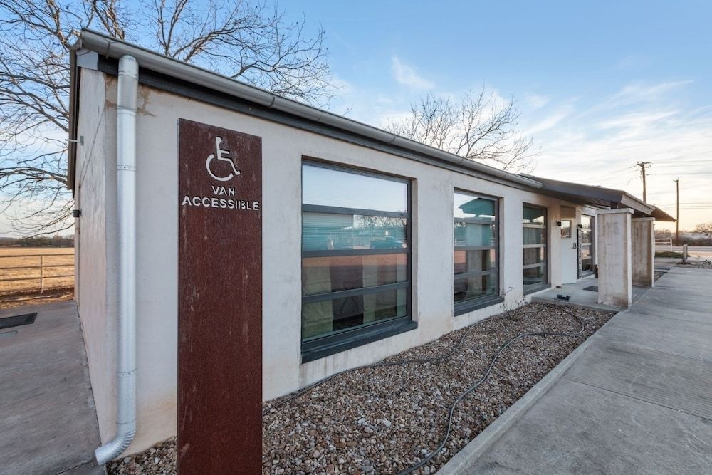 Opals Retreat - Pet Friendly 2 Bedroom Cottage by Redawning