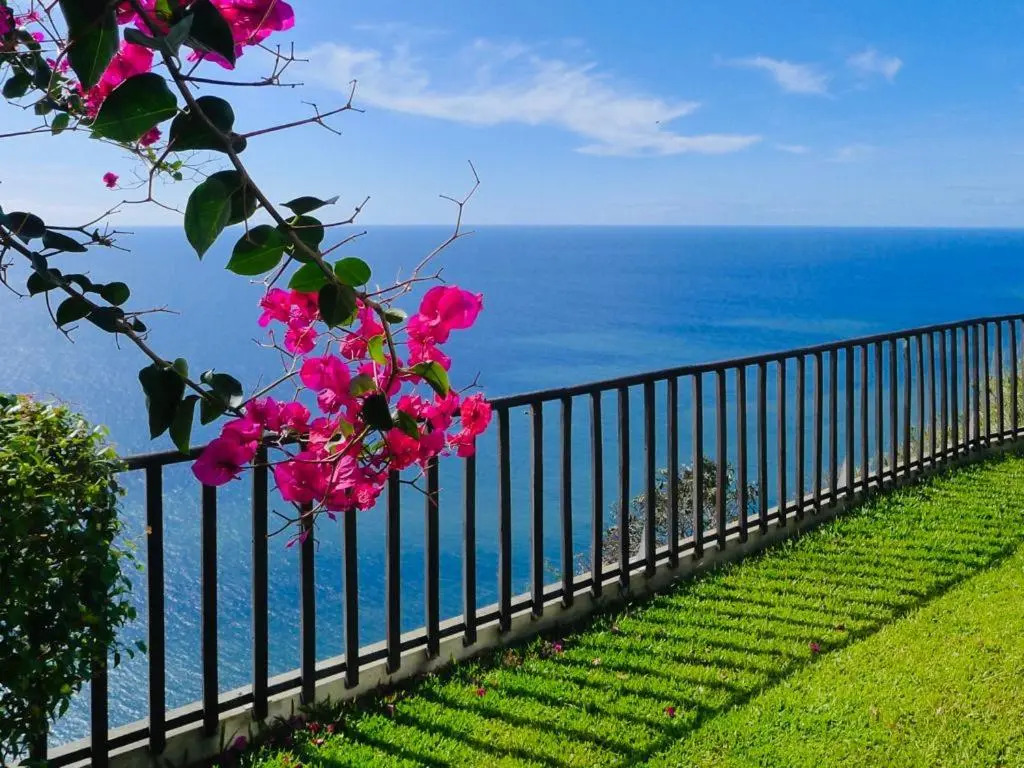 Atlantis Country House