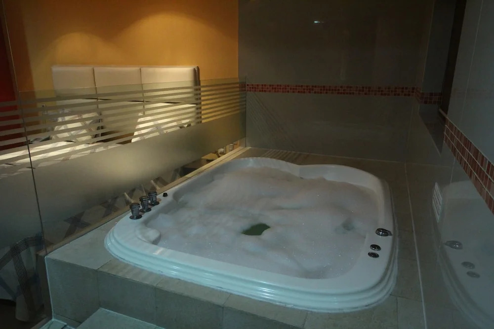 Motel Suites Xiu