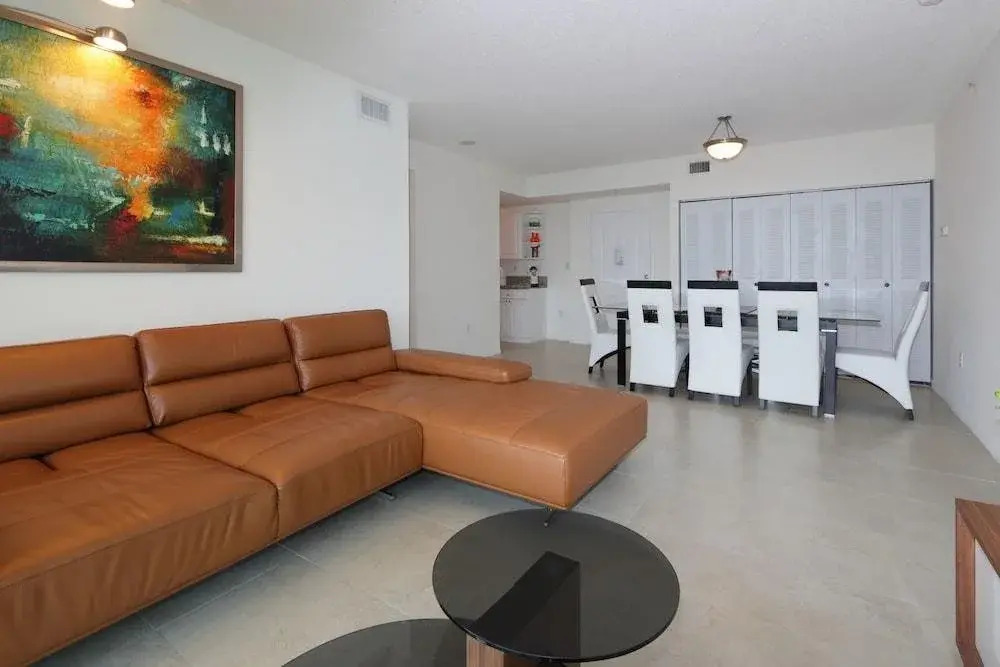 GlobeQuarters Miami