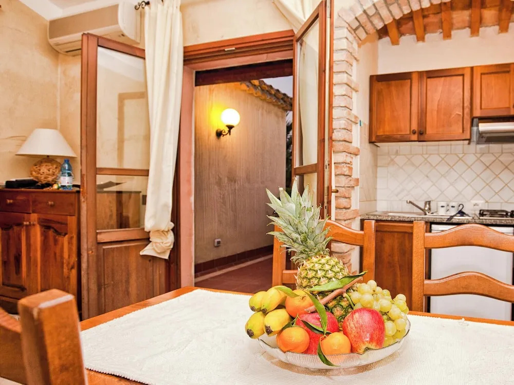 Perfectly Positioned Baia de Bahas Residence one Bedroom Sleeps 4- Num0884