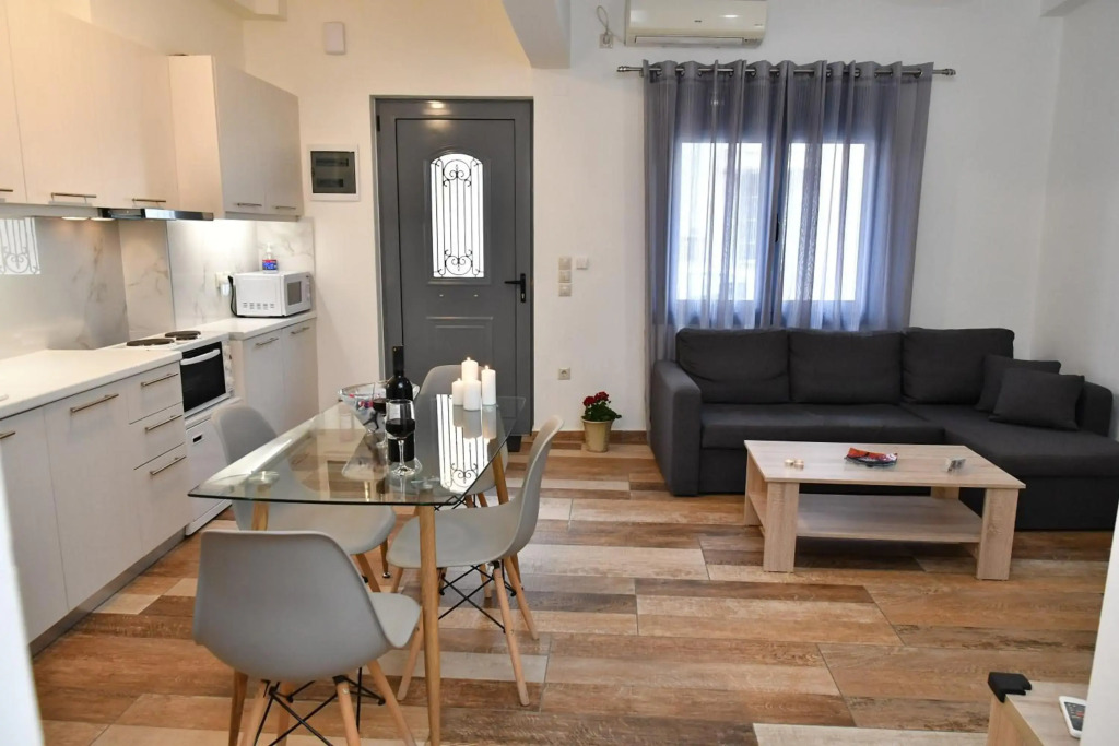 Giorgos House