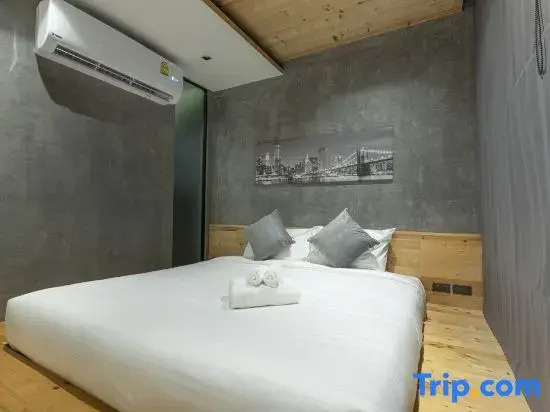 Stylish Studio Apartment. Rooftop Pool at Nai Harn