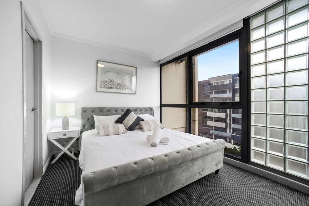 Stylish and Spacious Apt with Double Living Room