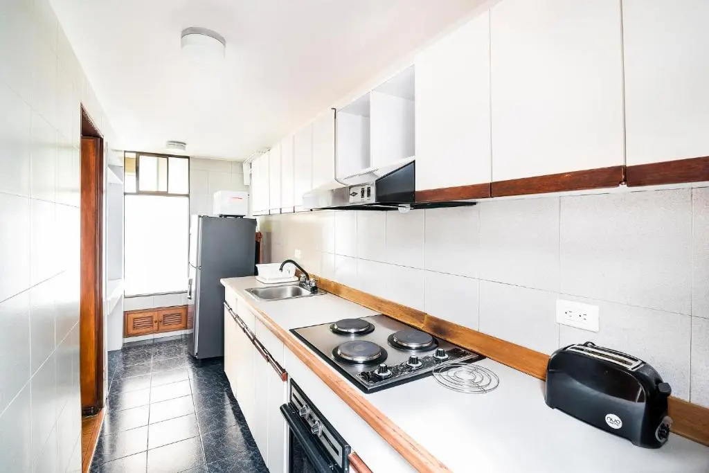 Lloyds Apartasuites Parque 93