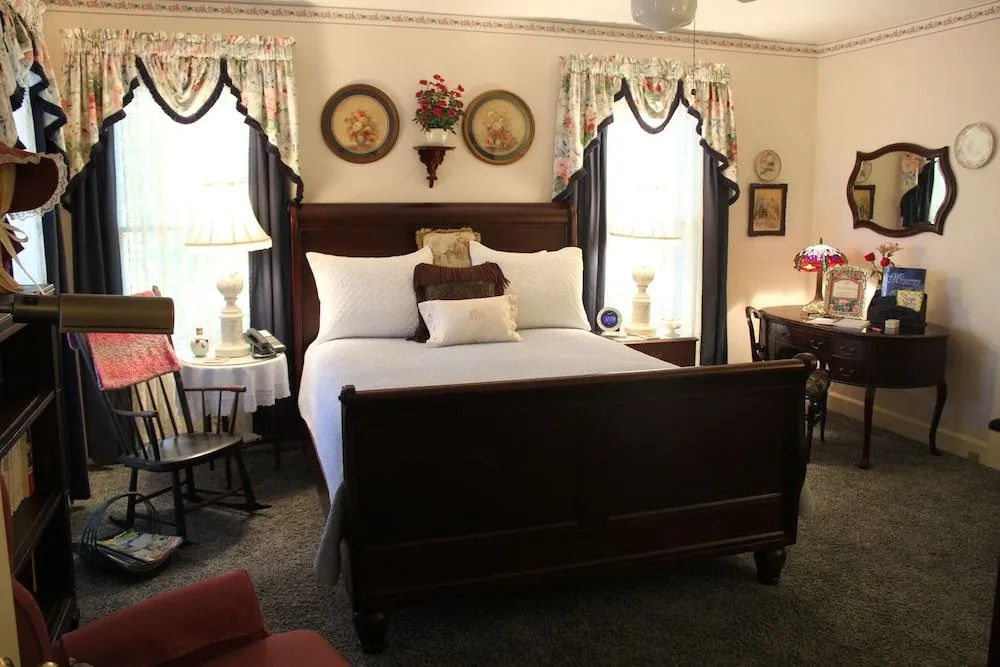 Red Bluff Cottage