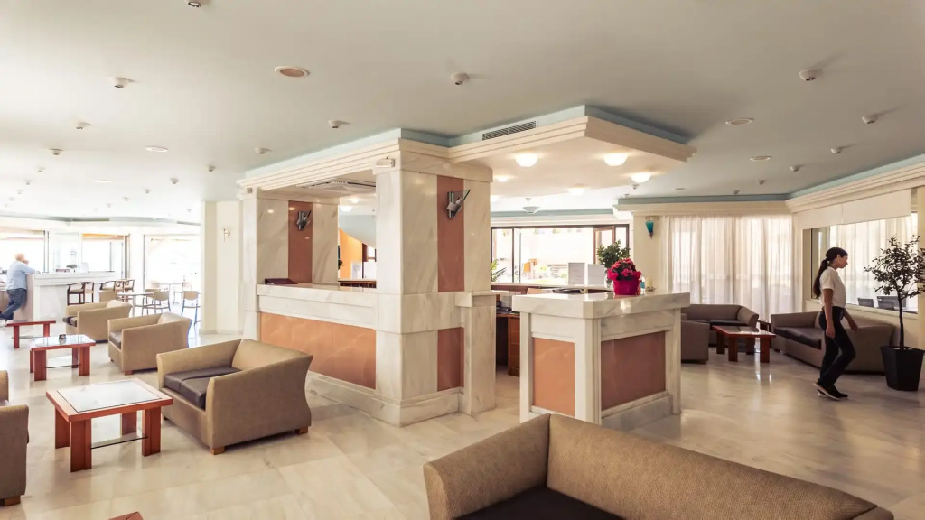 Chrispy Beach Resort, Agia Marina