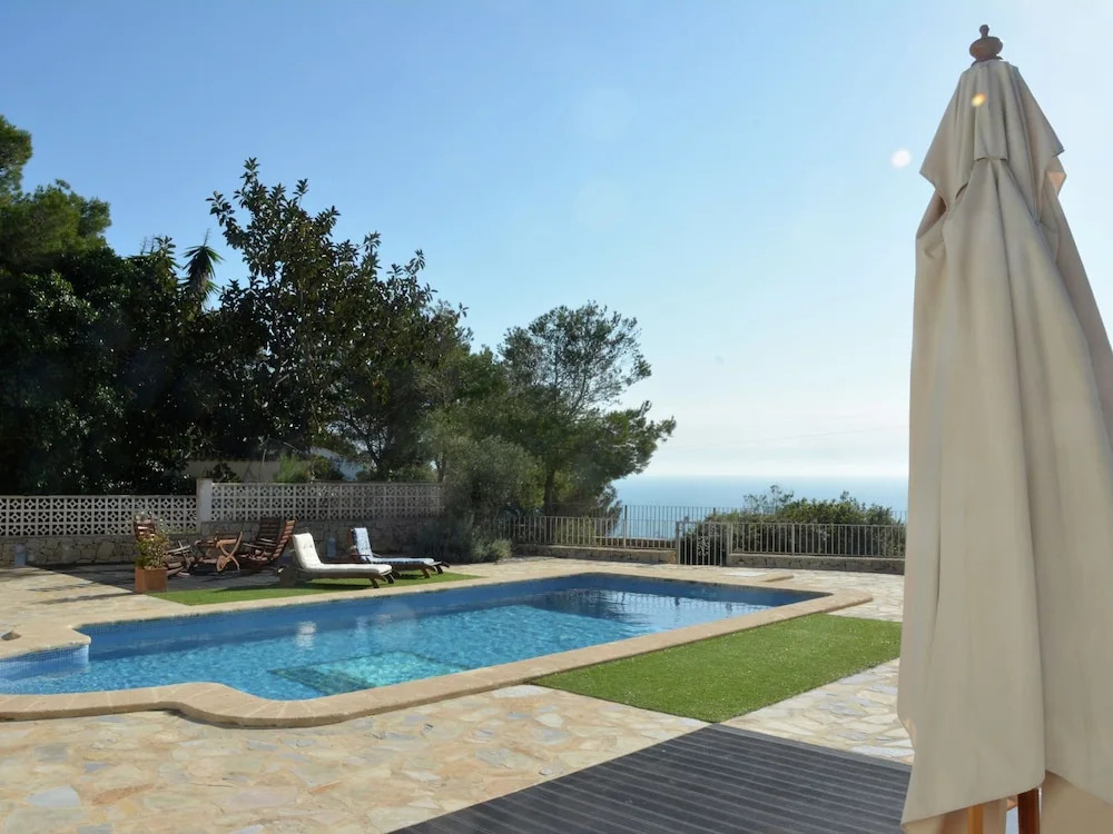 Gorgeous Villa in Ambolo With Private Swimming Pool