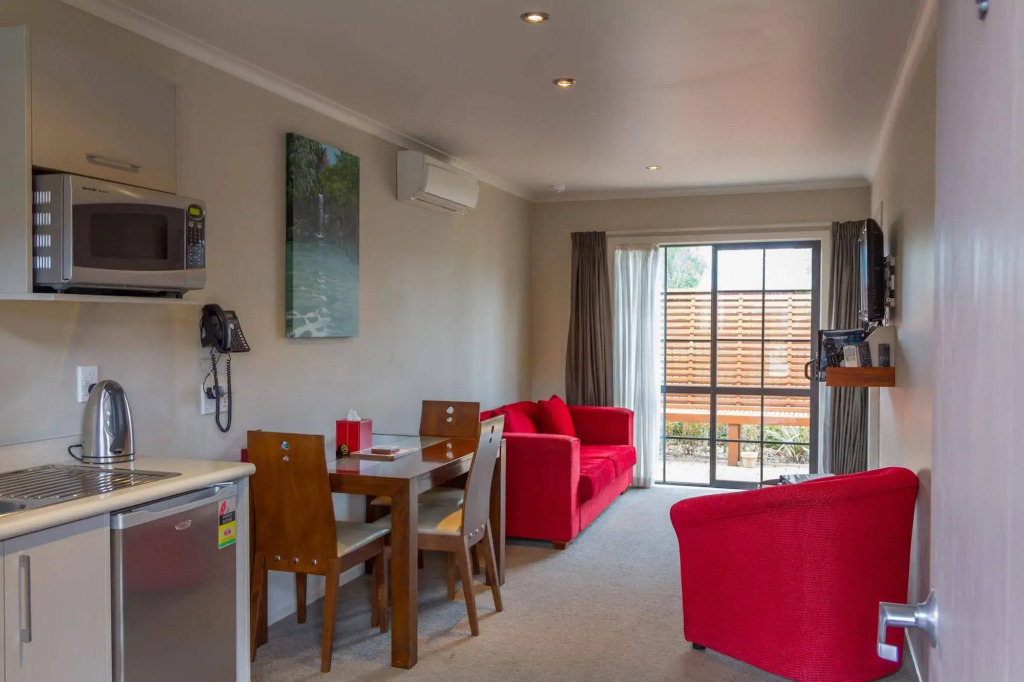 Albert Court Motor Lodge
