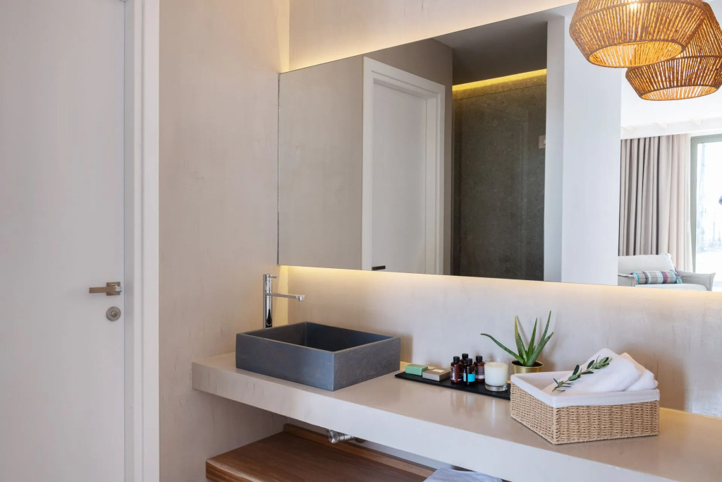 Cavo Delea Villas & Suites