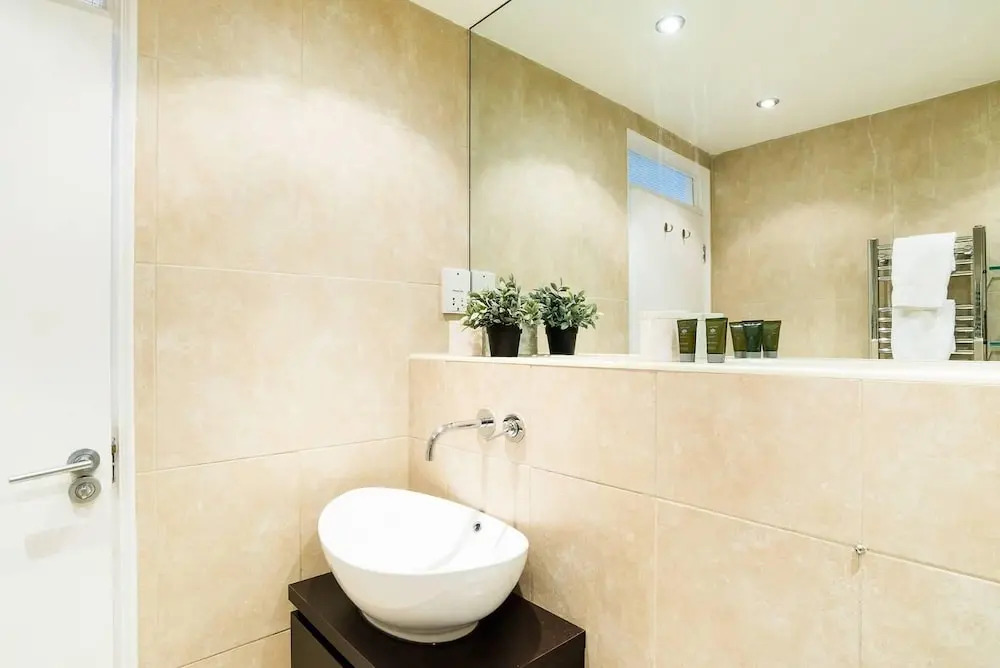Stylish 2BR Flat next to Battersea Park