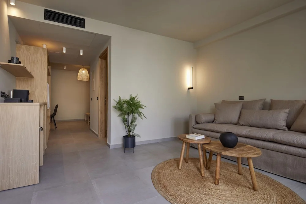 Mayu Suites