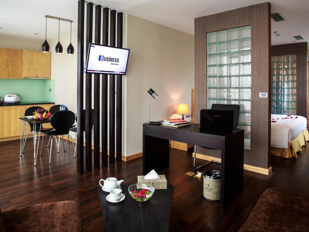 Parkside Sunline Hotel