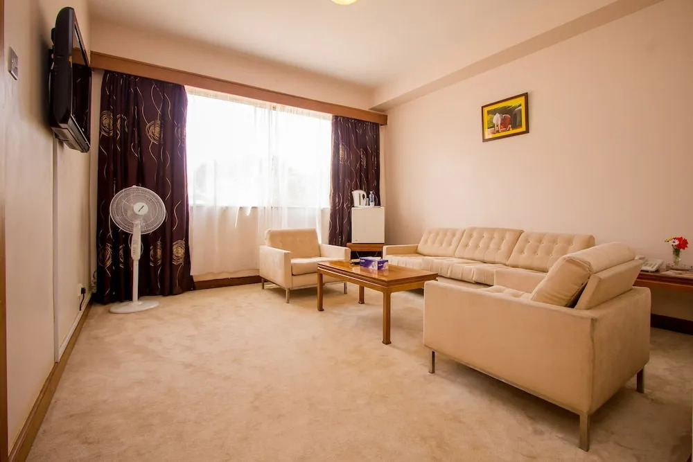 Sirikwa Hotel