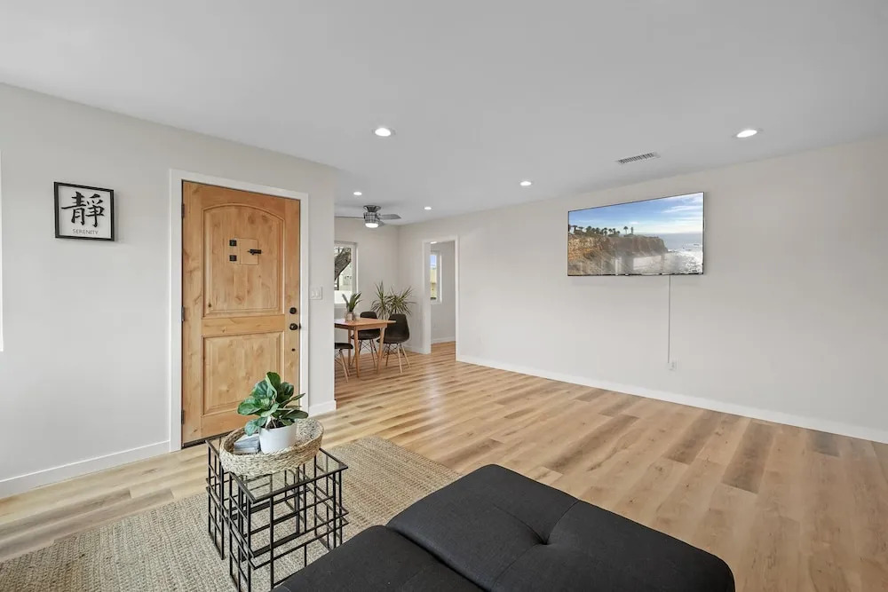 Completely Renovated Oasis on the Hill