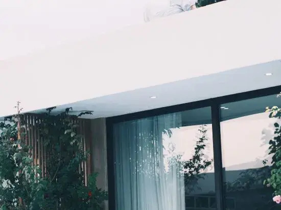 DAI House · Lakeside boutique guesthouse