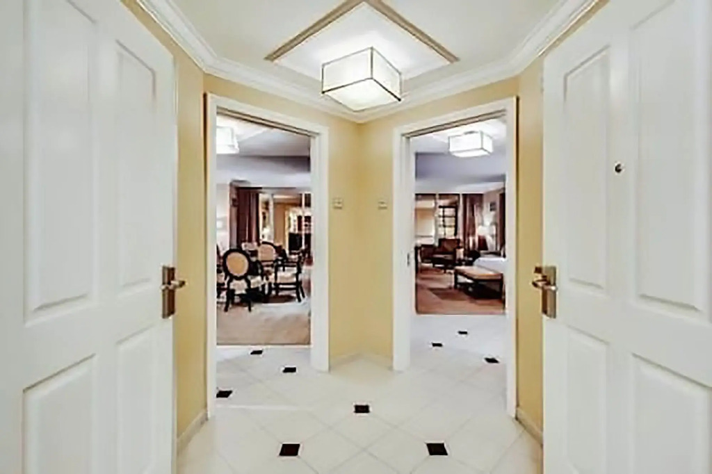 888 Two Bedroom Three Bath Suite at Signature Condo Hotel