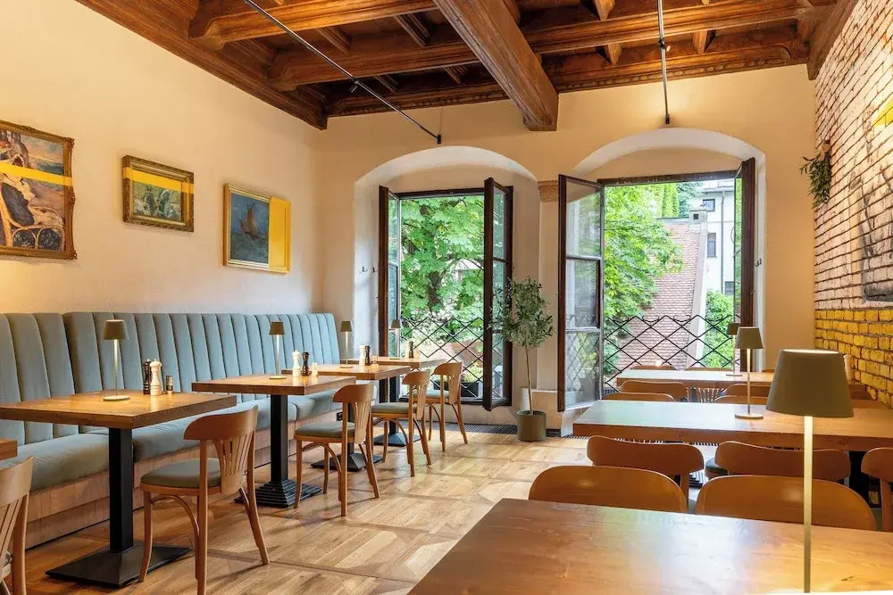 500 Year House - Kraków Old Town - Historic Apartments by Staymoovers