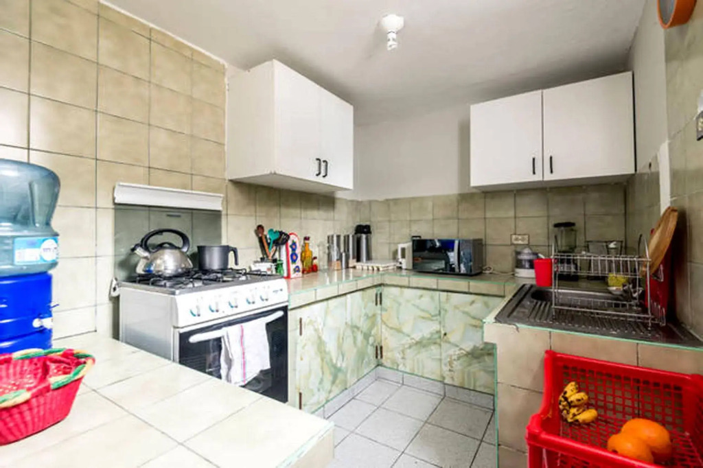 Pier 242 Miraflores B&B