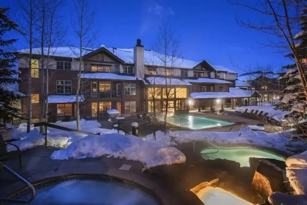 Grand Timber Lodge 3 Bedroom Ski In, Ski Out Condo