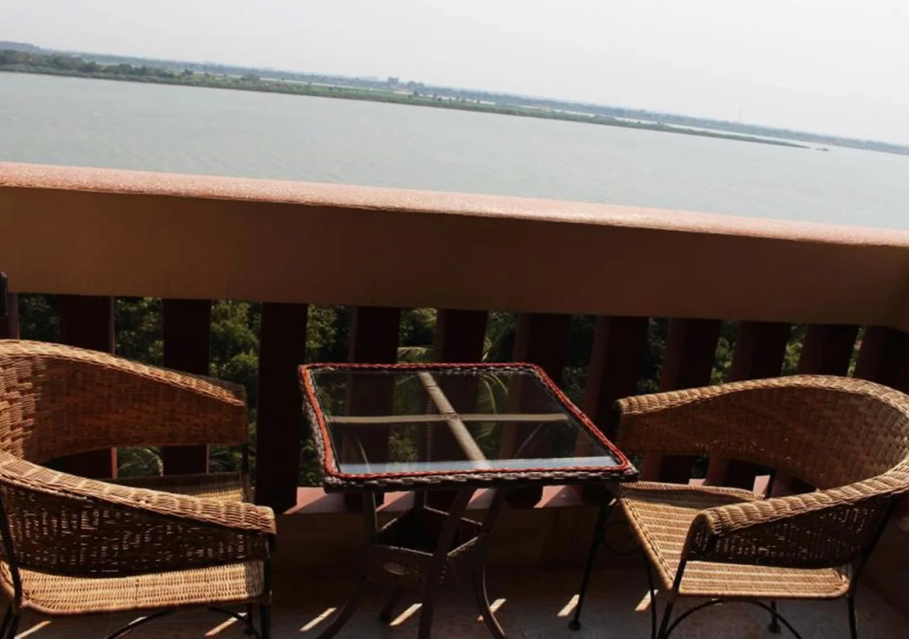 Blue River Hotel