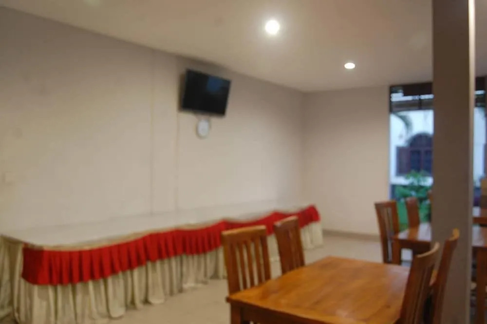 Hotel Dhyana Pura