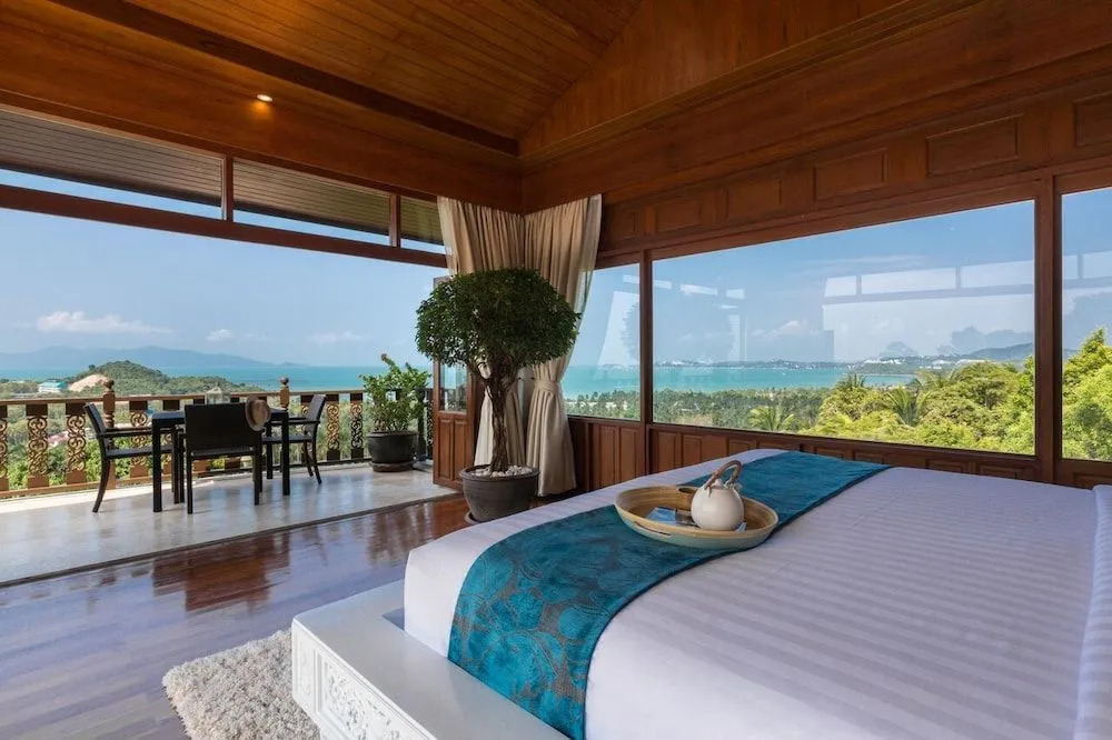 Lilly Villa